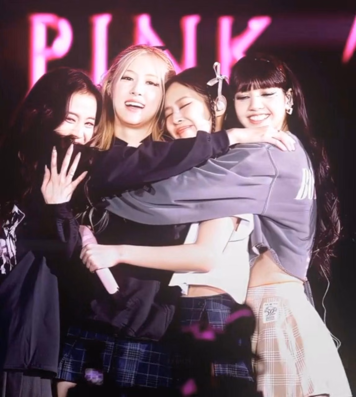 202051615b24449ebc4f6b2da49bc691.avif