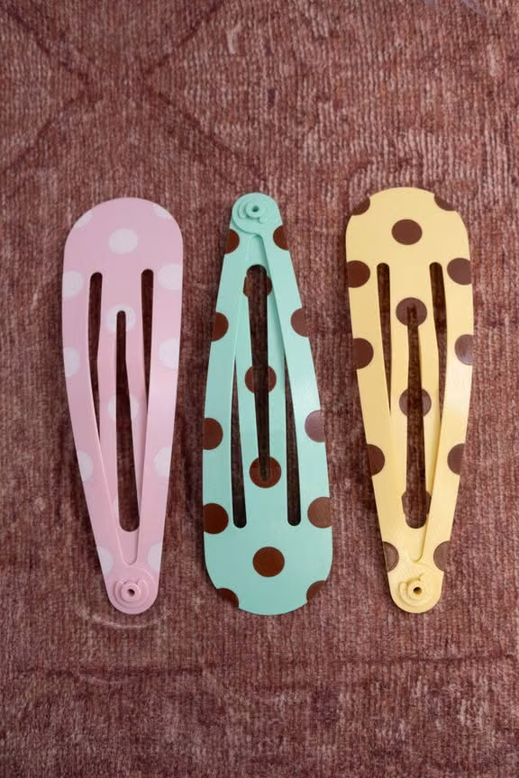 Hair clips aesthetic