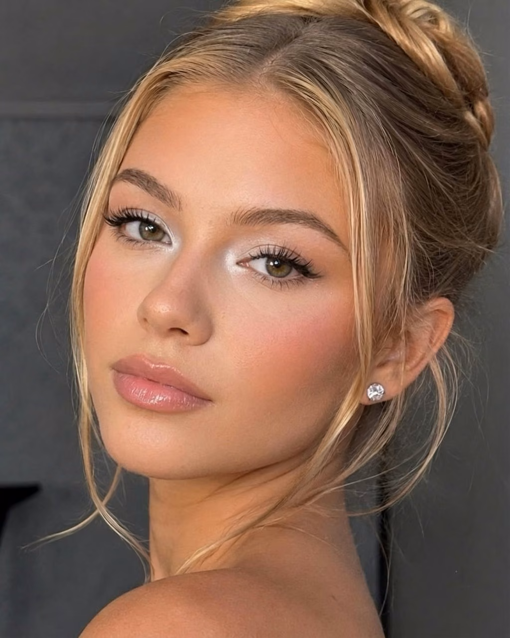 Soft makeup