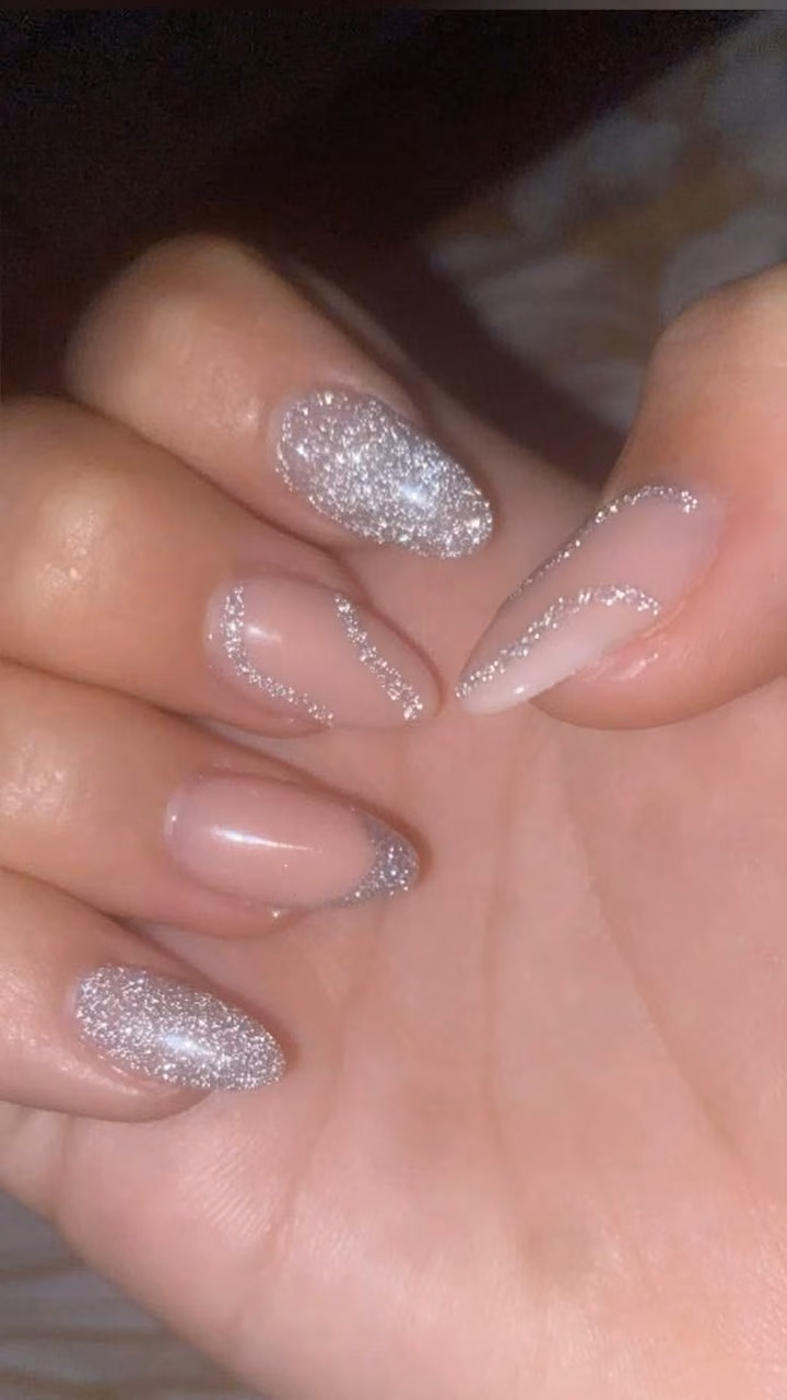 Glitter nails
